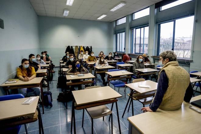 %的学校安装空调意大利超长暑假的启示k8凯发暑假97天仍不能开学！仅6(图2)